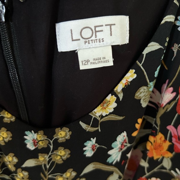 LOFT ruffle sleeveless floral jumpsuit-Size LP - Picture 5 of 8